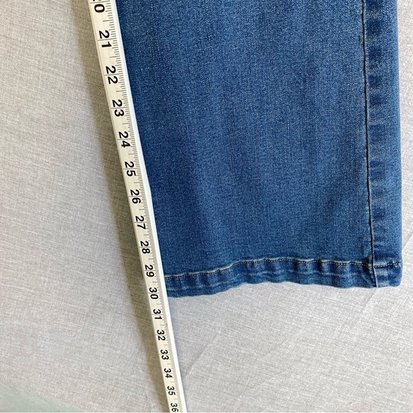 Aeropostale Pull on Flare Jeans Womens XS Medium Wash Blue Mid Rise Factory Fade - Picture 11 of 12